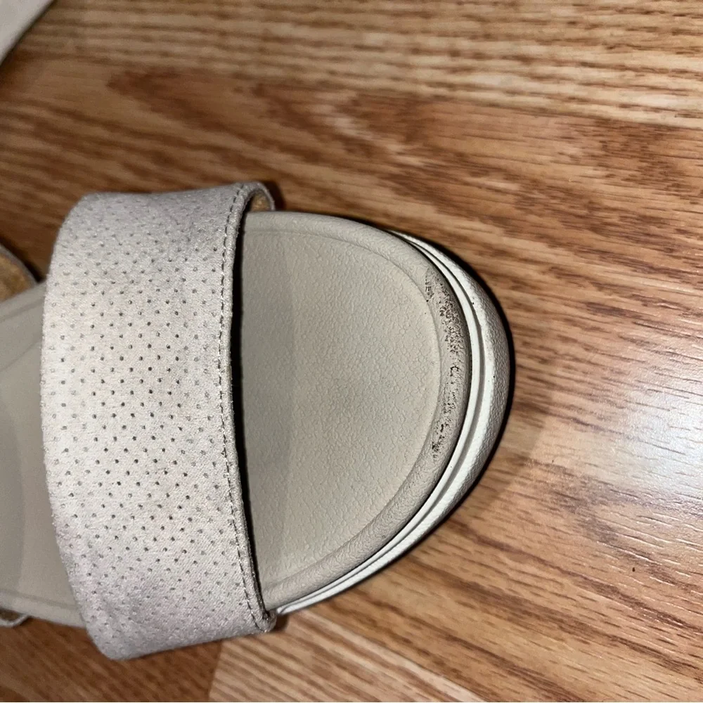 Comfortable Dr. Scholl’s sandals
